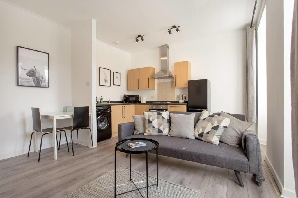 Modern & Bright 1 Bed For 4 Close To City Centre! Lejlighed Edinburgh Eksteriør billede